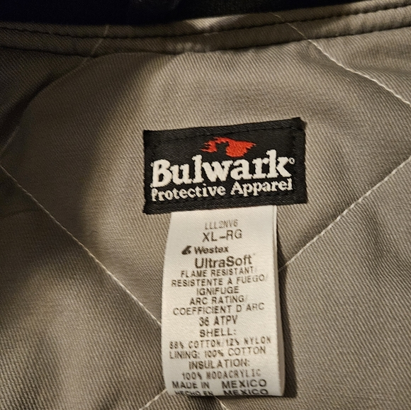 Men's winter coats - Picture 3 of 3